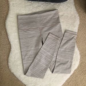 ATHLETA Taupe textured leggings✨